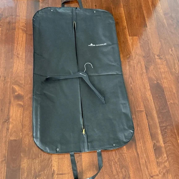 Moose Knuckles Black Travel Garment Bag with hanger - Picture 4 of 5